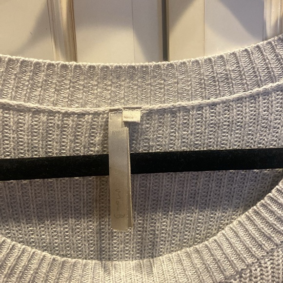 Grey Sweater with Lace Up sleeves - Picture 4 of 5